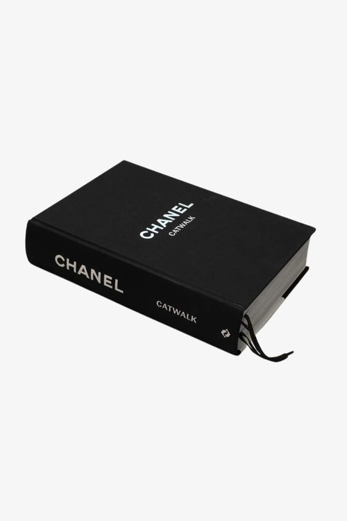 Chanel Catwalk: The Complete Karl Lagerfeld Collections HW Books Flying Kiwi   