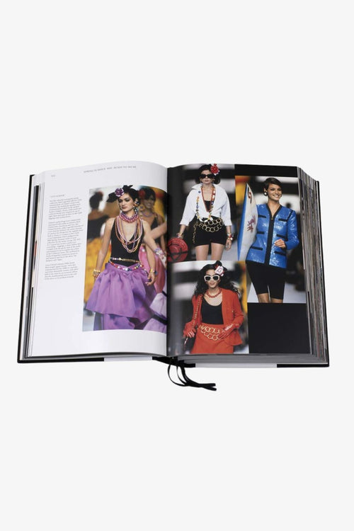 Chanel Catwalk: The Complete Karl Lagerfeld Collections HW Books Flying Kiwi   