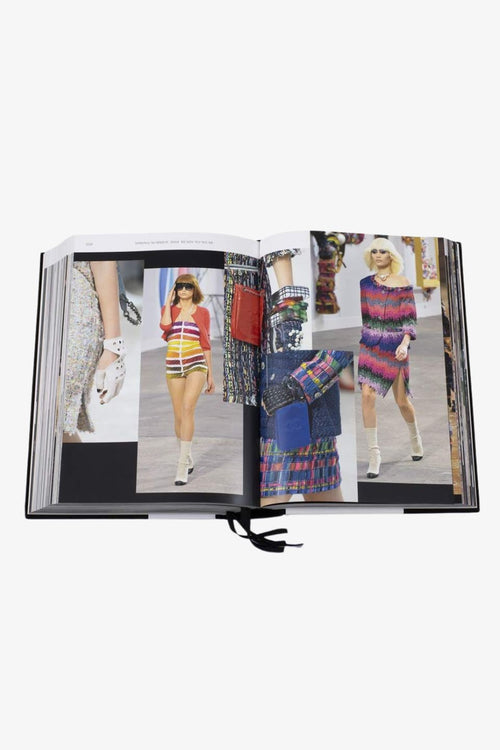 Chanel Catwalk: The Complete Karl Lagerfeld Collections HW Books Flying Kiwi   