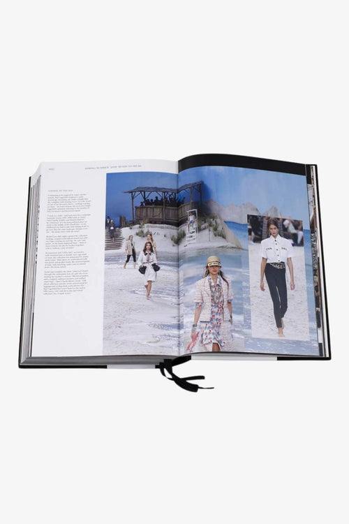 Chanel Catwalk: The Complete Karl Lagerfeld Collections HW Books Flying Kiwi   