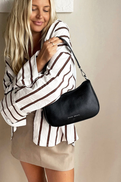 black shoulder bag