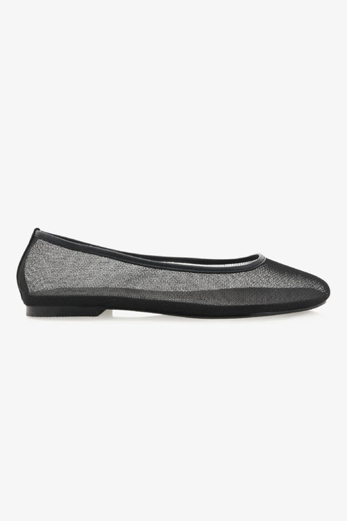 black ballet flats