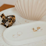 White dish tray
